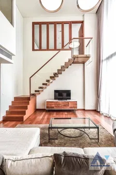 🔼🔽 AccomA 📩 Airy wooden condominium with city views and lofty design in Sathorn (AA40423)