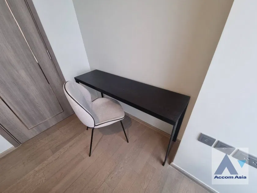 picture 🔼🔽 AccomA 📩 Refined condo with sleek design and warm lighting (AA41789) - 11/19