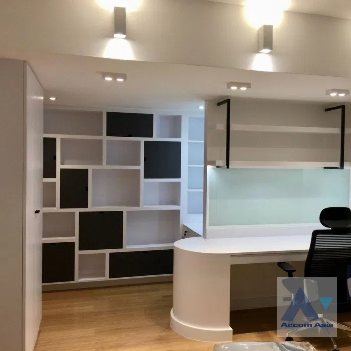 picture 🔼🔽 AccomA 📩 Modern dark-toned condo with glass dining at Royal Castle (AA44283) - 7/13