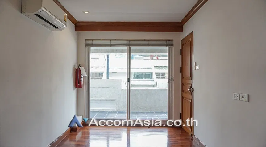 picture 🔼🔽 AccomA 📩 Home Office 4 BR Townhouse in Si Lom (AA26843) - 10/18