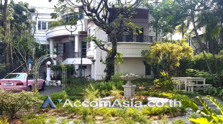 รูป 🔼🔽 AccomA 📩  Elegant European-Style Home with Central Spiral Staircase (AA22749) - รูปที่ 19/20