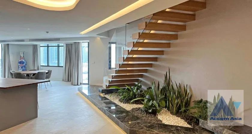 picture 🔼🔽 AccomA 📩 Crystal Garden Duplex – Luxury with a Bond-Inspired Twist (AA42214) - 10/17