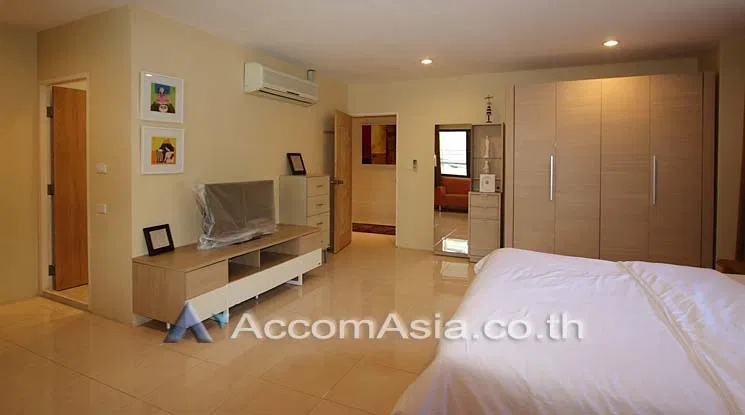 picture 🔼🔽 AccomA 📩  3 BR Condominium @Pearl Garden (AA10746) - 8/10