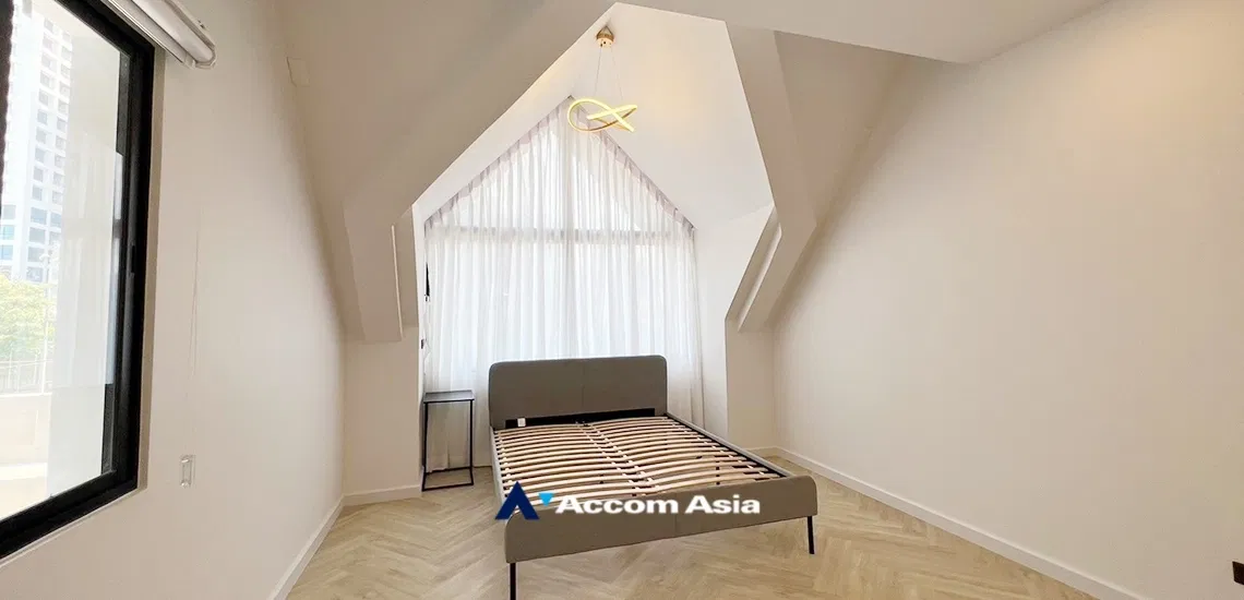 รูป 🔼🔽 AccomA 📩  Modern resort-style home with high ceilings and premium finishes in Phrom Phong (AA33786) - รูปที่ 11/18