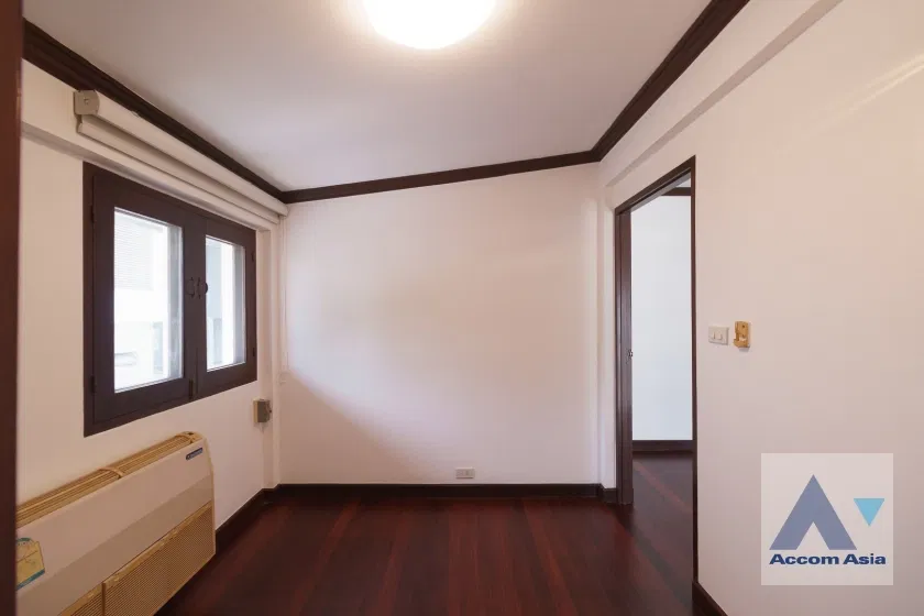 รูป 🔼🔽 AccomA 📩 An Adorable Charming Semi-Detached House set in a private and secured compound (2317188) - รูปที่ 11/20