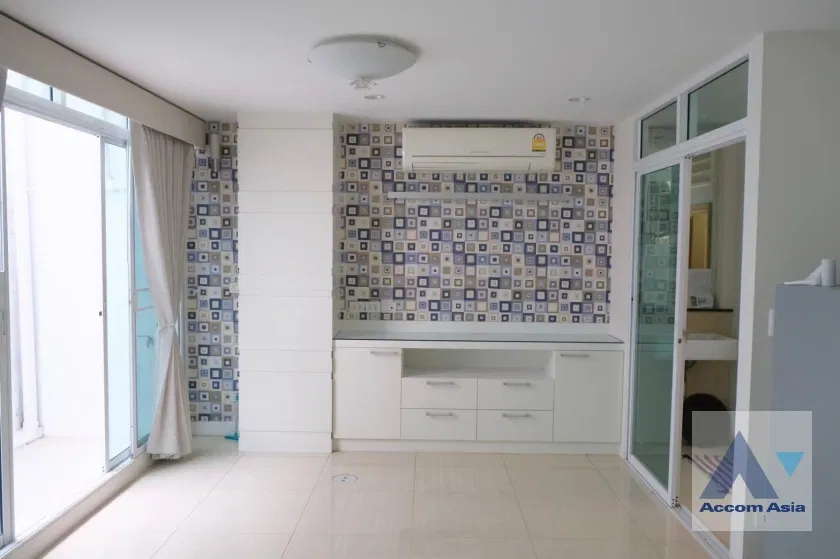 picture 🔼🔽 AccomA 📩 Home Office,Pet friendly 4 BR Townhouse in Khlong Toei (AA29533) - 9/19