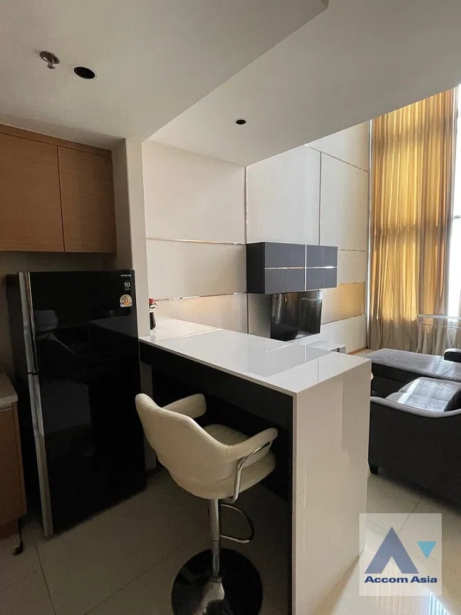 picture 🔼🔽 AccomA 📩 Duplex Condo 1 BR Condominium @The Emporio Place (AA42709) - 4/5