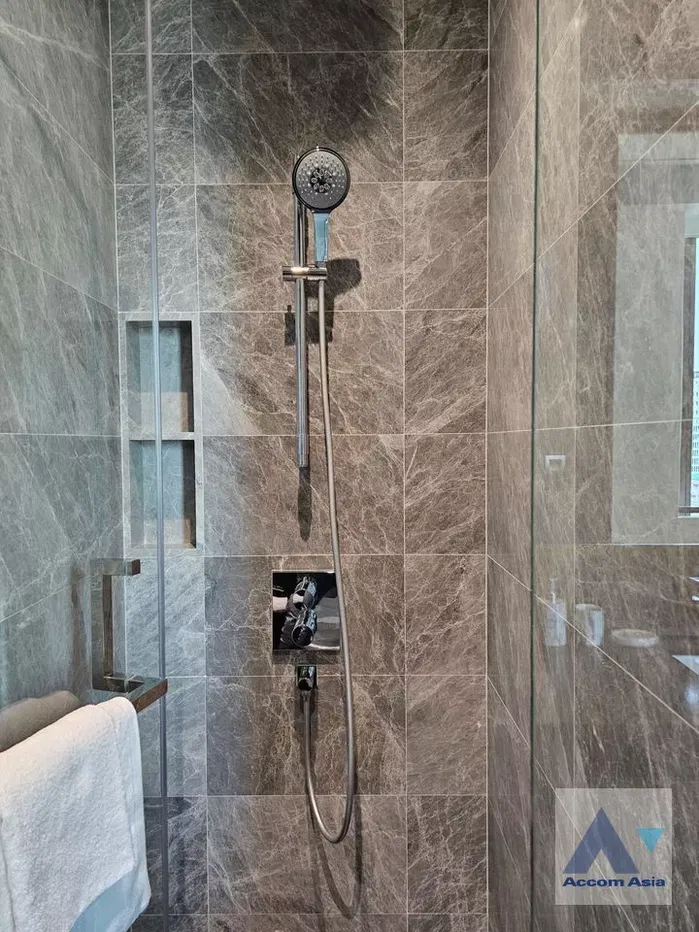 รูป 🔼🔽 AccomA 📩 Duplex Condo,Fully Furnished 1 BR Condominium @28 Chidlom (AA40099) - รูปที่ 18/19