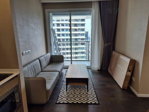 For Rent Condo THE SAINT RESIDENCES Building 1, Floor 35,2 bed room, Room size 56 sqm