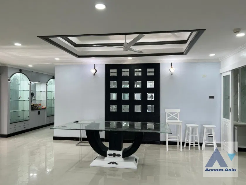 picture 🔼🔽 AccomA 📩 Modern condo in Sukhumvit with warm tones and airy layout (AA17280) - 5/20