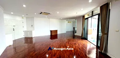 เช่าคอนโด BTS ทองหล่อ : 🔼🔽 AccomA 📩 Bright city condo with parquet floors and white interior at Ruamsuk (24893)