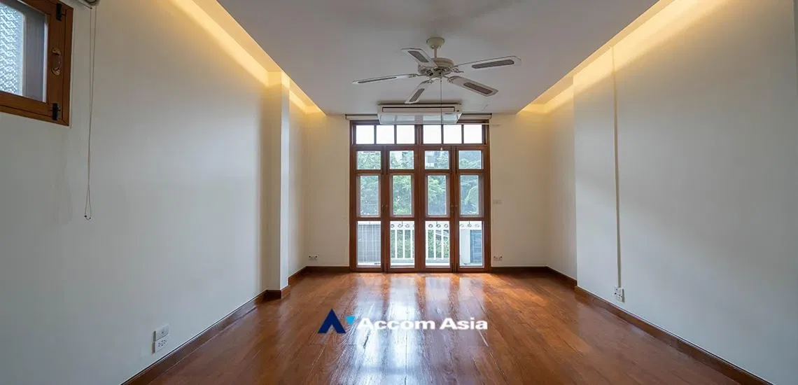 picture 🔼🔽 AccomA 📩 Classic white home with shared pool and bright, open interior 5 mins to BTS (6001601) - 11/20