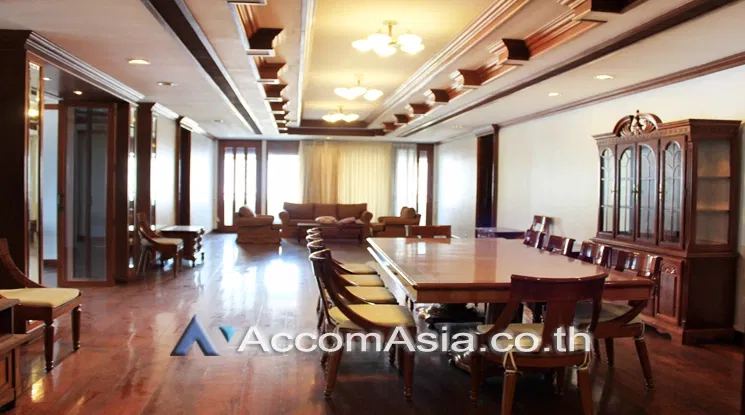 picture 🔼🔽 AccomA 📩 Classic wood-accented condominium with large layout at Tower Park (21335) - 2/8