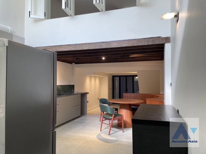 🔼🔽 AccomA 📩  3 BR Townhouse in Khlong Toei Nuea (AA43136)