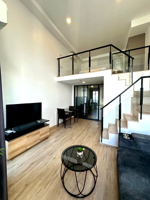 คอนโดให้เช่า : 🛋️💗 (พร้อมเปิดห้องให้ดูทันที!) The Rich พระราม9-ศรีนครินทร์ 💗🛋️ loft 2 ชั้น ห้องlสะอาด เฟอร์นิเจอร์ครบพร้อมอยู่🔥🔥 ID LINE: @471ovhib 📲
