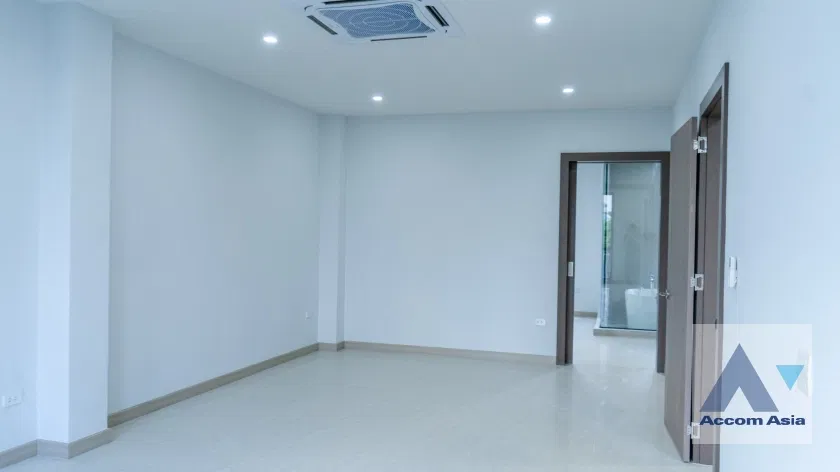 รูป 🔼🔽 AccomA 📩 Fully Furnished 3 BR House in Suan Luang (AA42433) - รูปที่ 8/15