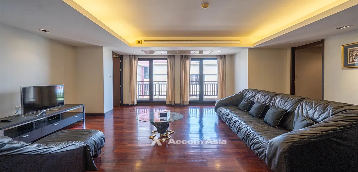 รูป 🔼🔽 AccomA 📩 Spacious condominium with bright red accent and balcony in Sathorn (28008) - รูปที่ 7/17