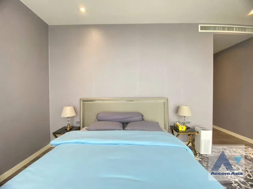 รูป 🔼🔽 AccomA 📩  Elegant condominium with soft interiors and skyline views in Sukhumvit (AA43540) - รูปที่ 8/19