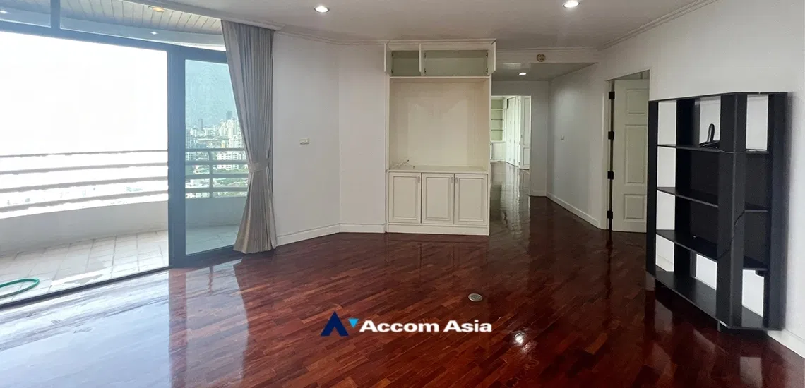 picture 🔼🔽 AccomA 📩 Bright city condo with parquet floors and white interior at Ruamsuk (24893) - 4/20