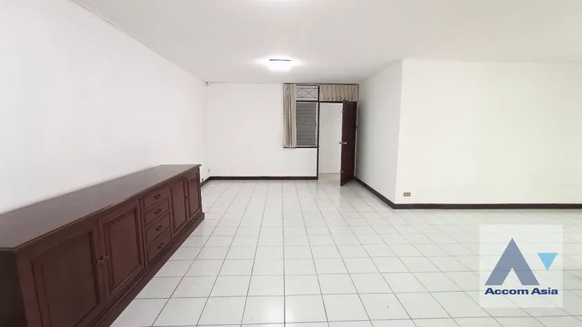picture 🔼🔽 AccomA 📩  3 BR House in Khlong Toei Nuea (4004001) - 3/20
