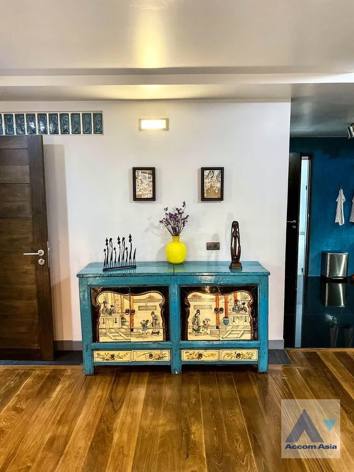 picture 🔼🔽 AccomA 📩  Modern home with bright blue interiors at Urbana Sukhumvit 15 (AA39741) - 11/20