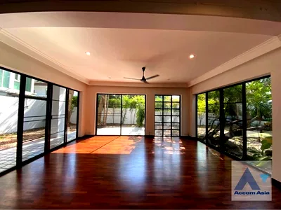 Houses for rent BTS Thong Lo (Thong Lor) : 🔼🔽 AccomA 📩 Pet friendly 4 BR House @ (1518685)