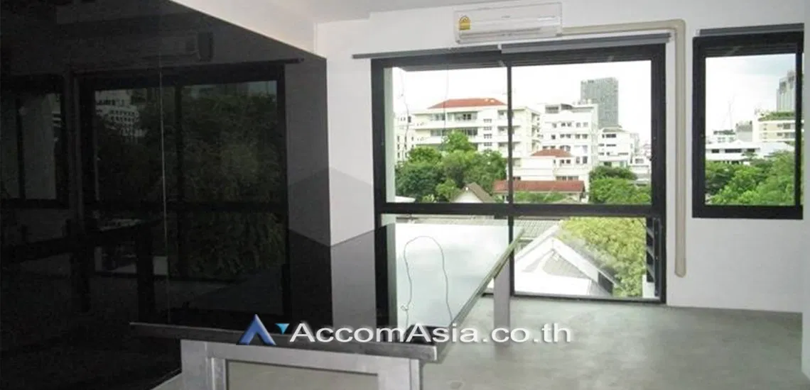 picture 🔼🔽 AccomA 📩 Home Office 3 BR Townhouse in Khlong Ton Nuea (AA11213) - 5/10