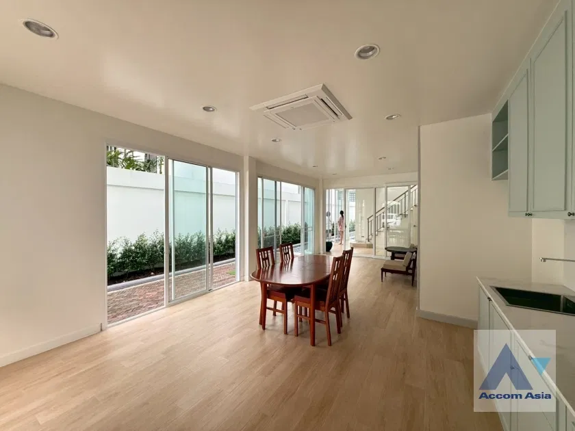 picture 🔼🔽 AccomA 📩 Minimalist white home with skylight in Sathorn area (AA43631) - 2/10
