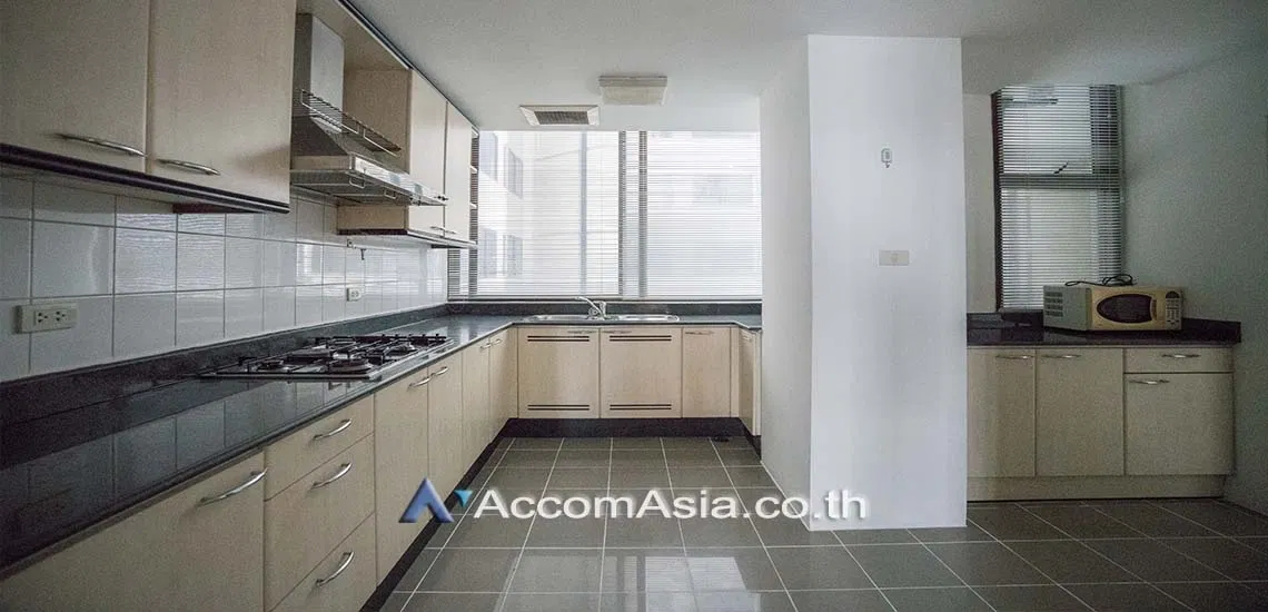 รูป 🔼🔽 AccomA 📩 Classic-style condo with light-filled interiors and city views (AA28974) - รูปที่ 4/12