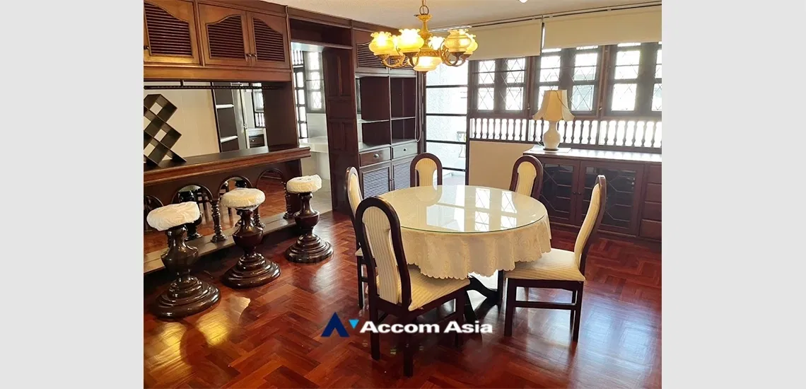 picture 🔼🔽 AccomA 📩 Classic house with wood interior and spiral staircase in Sathorn (AA34027) - 5/8