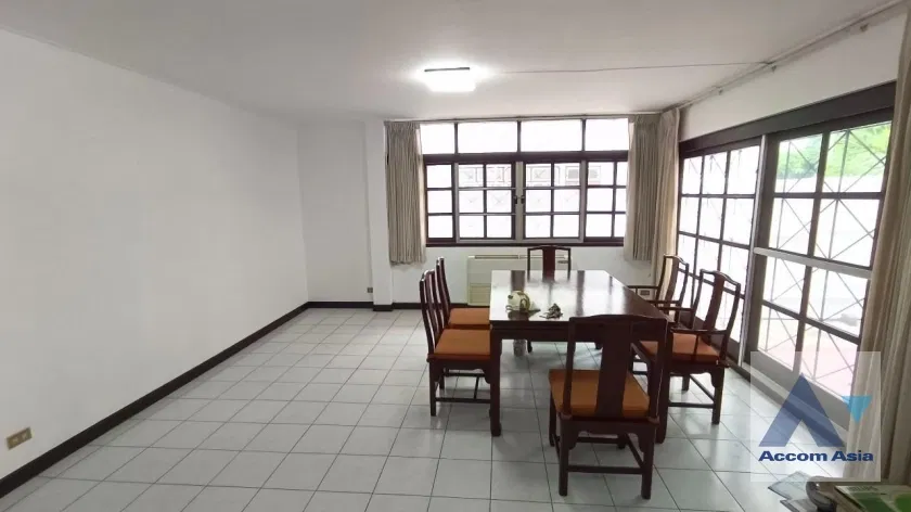 picture 🔼🔽 AccomA 📩  3 BR House in Khlong Toei Nuea (4004001) - 10/20