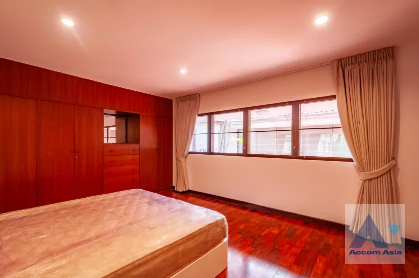 picture 🔼🔽 AccomA 📩  3 BR House in Khlong Ton Nuea (1720459) - 12/20