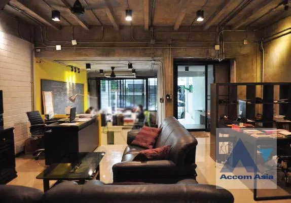 picture 🔼🔽 AccomA 📩  4 BR Townhouse in Thung Maha Mek (AA41157) - 1/4