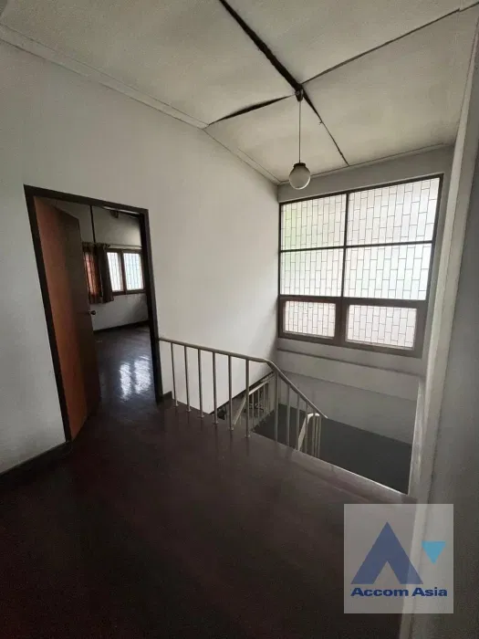 picture 🔼🔽 AccomA 📩 Detached 2 storey house with garden for rent in Sukhumvit, Near Ekkamai Road (AA42507) - 6/11