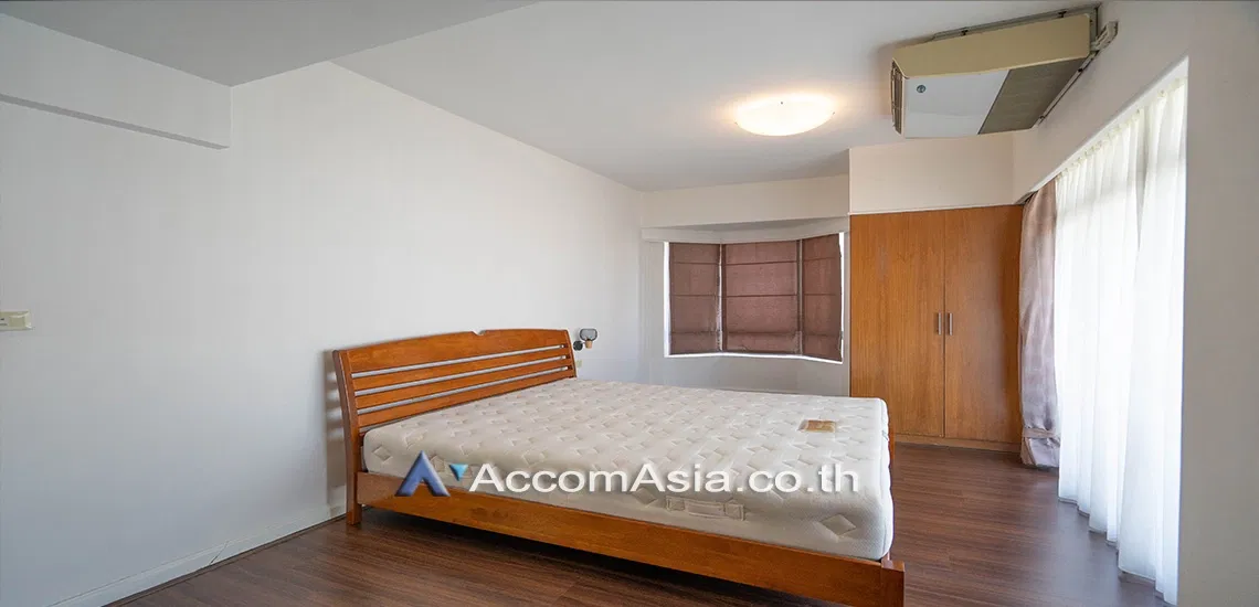 picture 🔼🔽 AccomA 📩 Royal Castle - 8/10