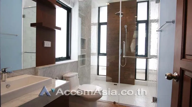picture 🔼🔽 AccomA 📩 Home Office 4 BR House in Khlong Toei Nuea (AA14571) - 18/19