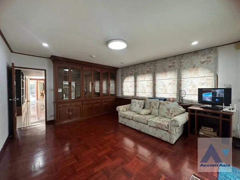 picture 🔼🔽 AccomA 📩 Pet friendly,Private Swimming Pool,Garden 5 BR House in Khlong Ton Nuea (10003601) - 12/20