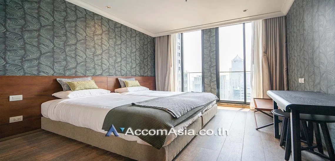 รูป 🔼🔽 AccomA 📩 Duplex Condo,Fully Furnished 3 BR Condominium @Noble Ploenchit (AA25140) - รูปที่ 11/14