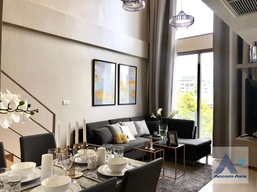รูป 🔼🔽 AccomA 📩 Pet friendly,Duplex Condo,Double High Ceiling 2 BR Condominium @Downtown 49 (AA22959) - รูปที่ 3/20