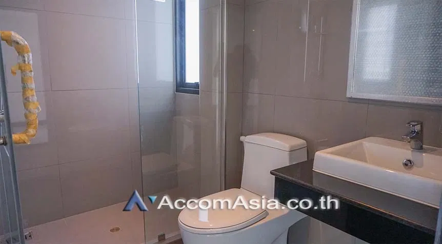 รูป 🔼🔽 AccomA 📩 Modern townhouse with natural light in Sathorn, Bangkok (AA27149) - รูปที่ 8/10