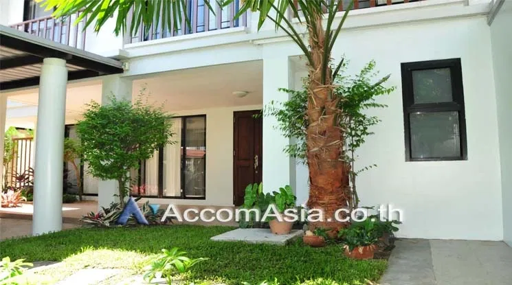 รูป 🔼🔽 AccomA 📩 Family-friendly home with pool, mini field, and light-filled space (13002120) - รูปที่ 16/17