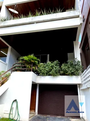 Townhouses for sale Srinakharinwirot University Prasanmit Campus : 🔼🔽 AccomA 📩  3 BR Townhouse in Khlong Ton Nuea (1716036)