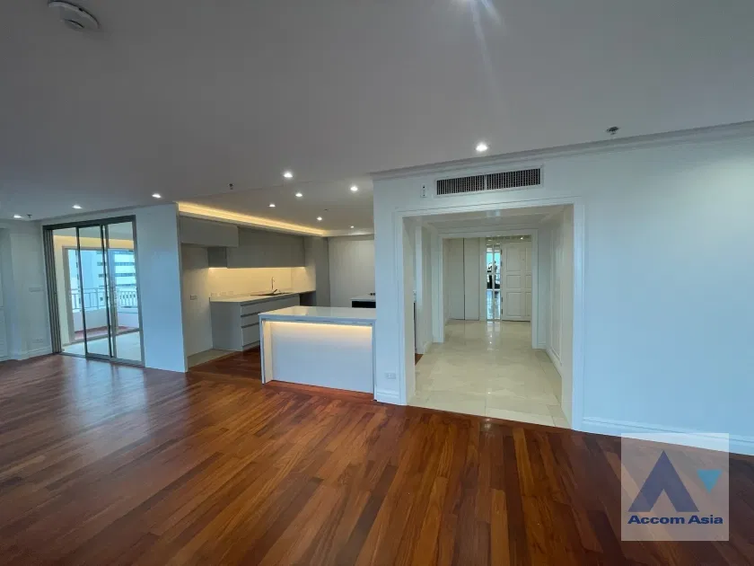 รูป 🔼🔽 AccomA 📩 Simple and airy condo with full-length windows in Sathorn (13002421) - รูปที่ 7/14