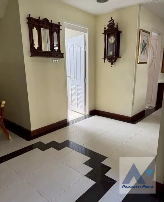 picture 🔼🔽 AccomA 📩 Private Swimming Pool 2 BR House in Khwaeng Sam Sen Nai (AA42941) - 18/20