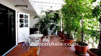 Townhouses for rent วิทยาลัยอาชีวศึกษาเอี่ยมละออ : 🔼🔽 AccomA 📩 Home Office 3 BR Townhouse in Chong Nonsi (116488)