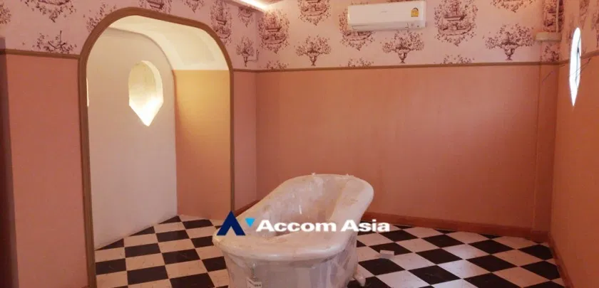 picture 🔼🔽 AccomA 📩  3 BR Townhouse in Khlong Ton Nuea (AA26641) - 16/20