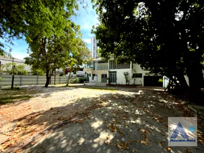 เช่าบ้านเดี่ยว ซอยทองหล่อ (สุขุมวิท 55) : 🔼🔽 AccomA 📩 Home Office 3 BR House in Khlong Ton Nuea (AA42653)