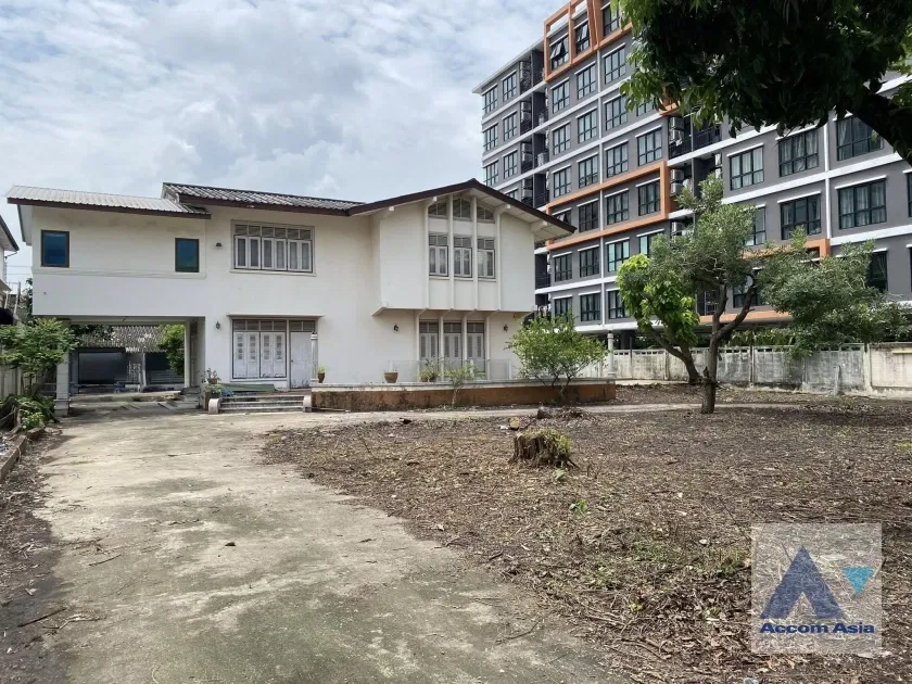 picture 🔼🔽 AccomA 📩 Private Swimming Pool 5 BR House in Phaya Thai (AA42756) - 17/18