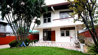 บ้านเดี่ยวให้เช่า : 🔼🔽 AccomA 📩 Home Office 3 BR House in Khlong Ton Nuea (AA11372)