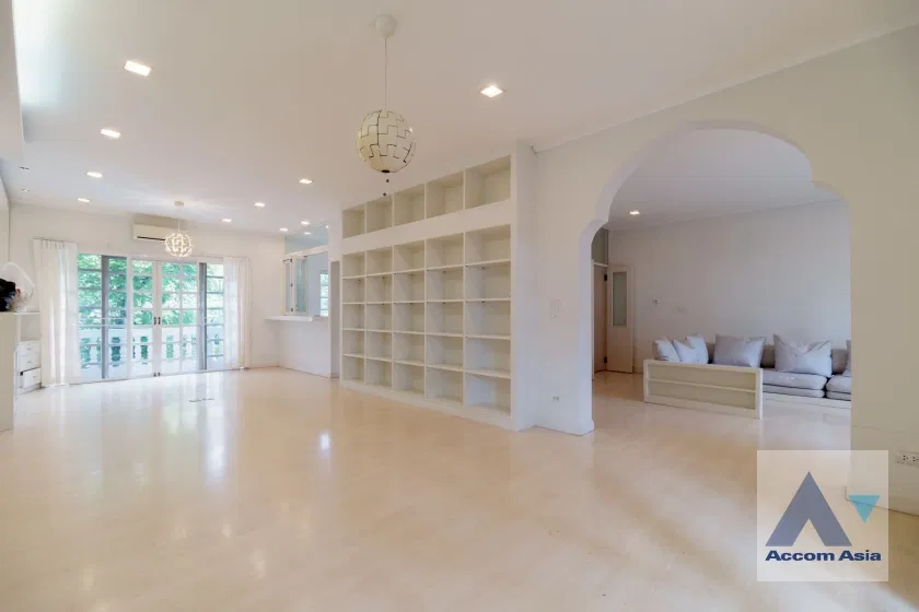 รูป 🔼🔽 AccomA 📩 Spacious 3-story townhouse with lush green space for rent in garden compound with pool (AA16507) - รูปที่ 12/20